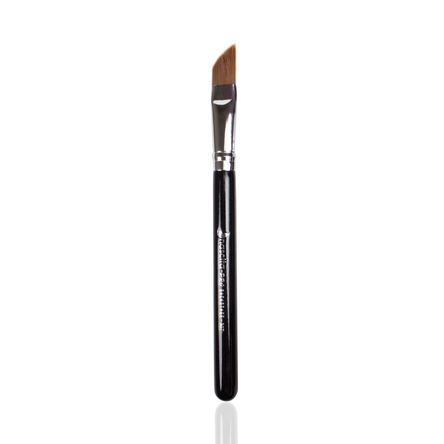 Nascita Curved Cream Contour Brush