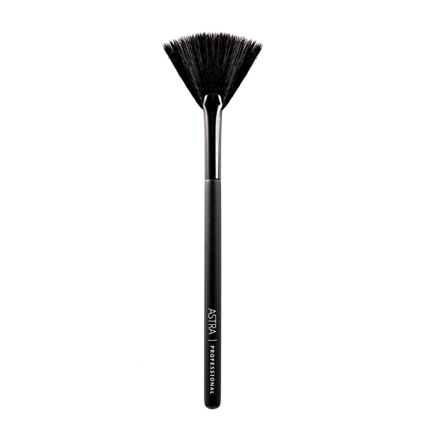 Astra Fan Face Brush - LUCY MAKEUP STORE MALTA